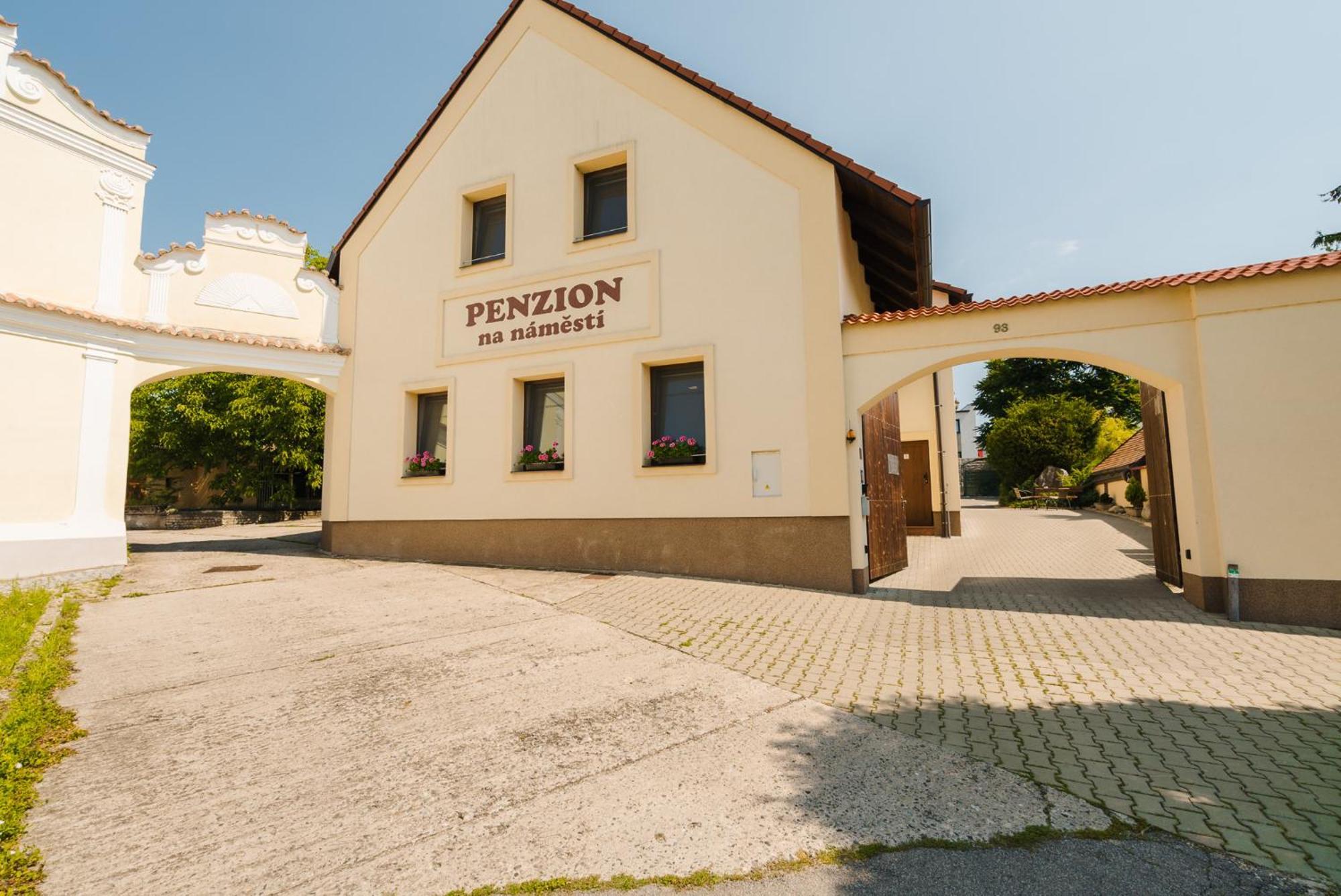 Penzion Sezemice Eksteriør billede